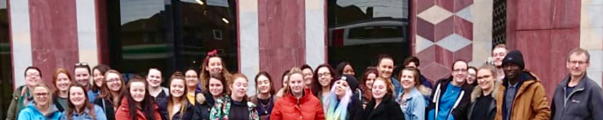 Group photo of students on a field trip